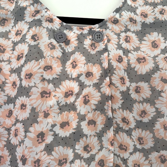 Torrid | Sheer Sleeveless Floral Blouse with Crossover Back - Picture 6 of 7